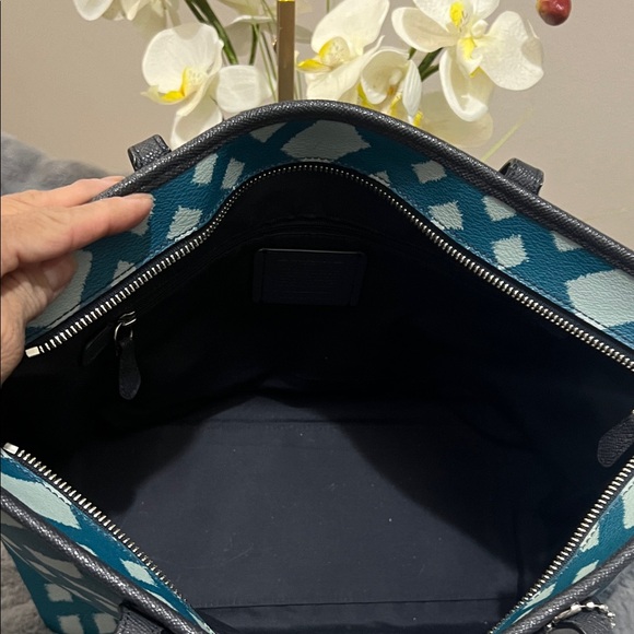 Coach Wild Plaid Teal City Zip Bag EUC retail $295 - Picture 8 of 9